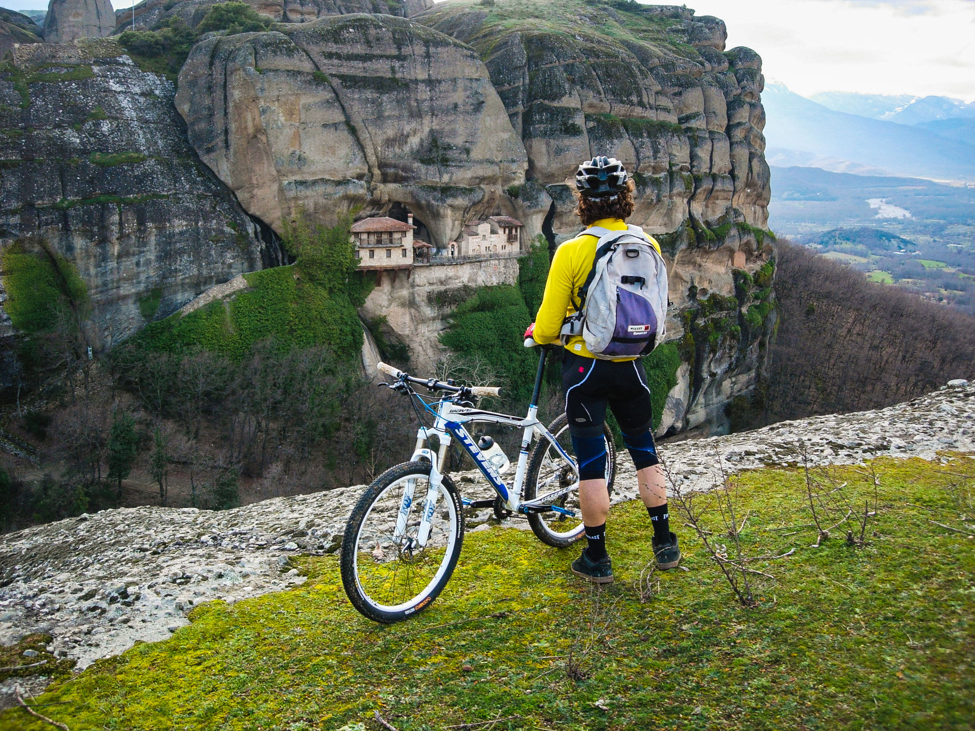 Exploring Meteora by bike