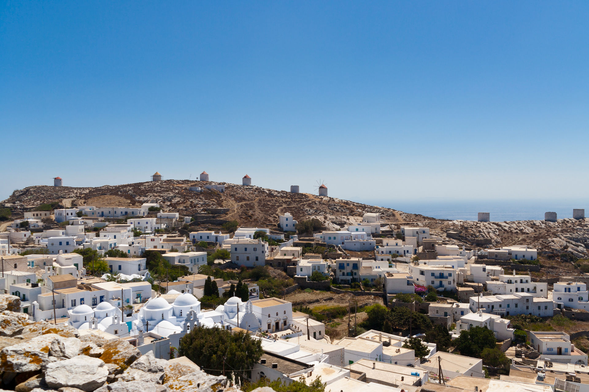 Θέα προς χωριό Αμοργού