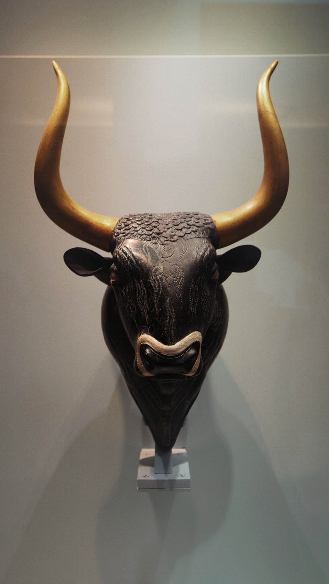 The bulls head rhyton, Archaeological museum of Heraklion