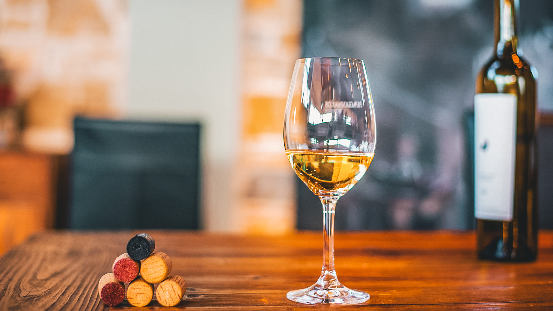 Athens boasts a dynamic wine bar scene, offering a wide range of Greek and foreign wines for all tastes