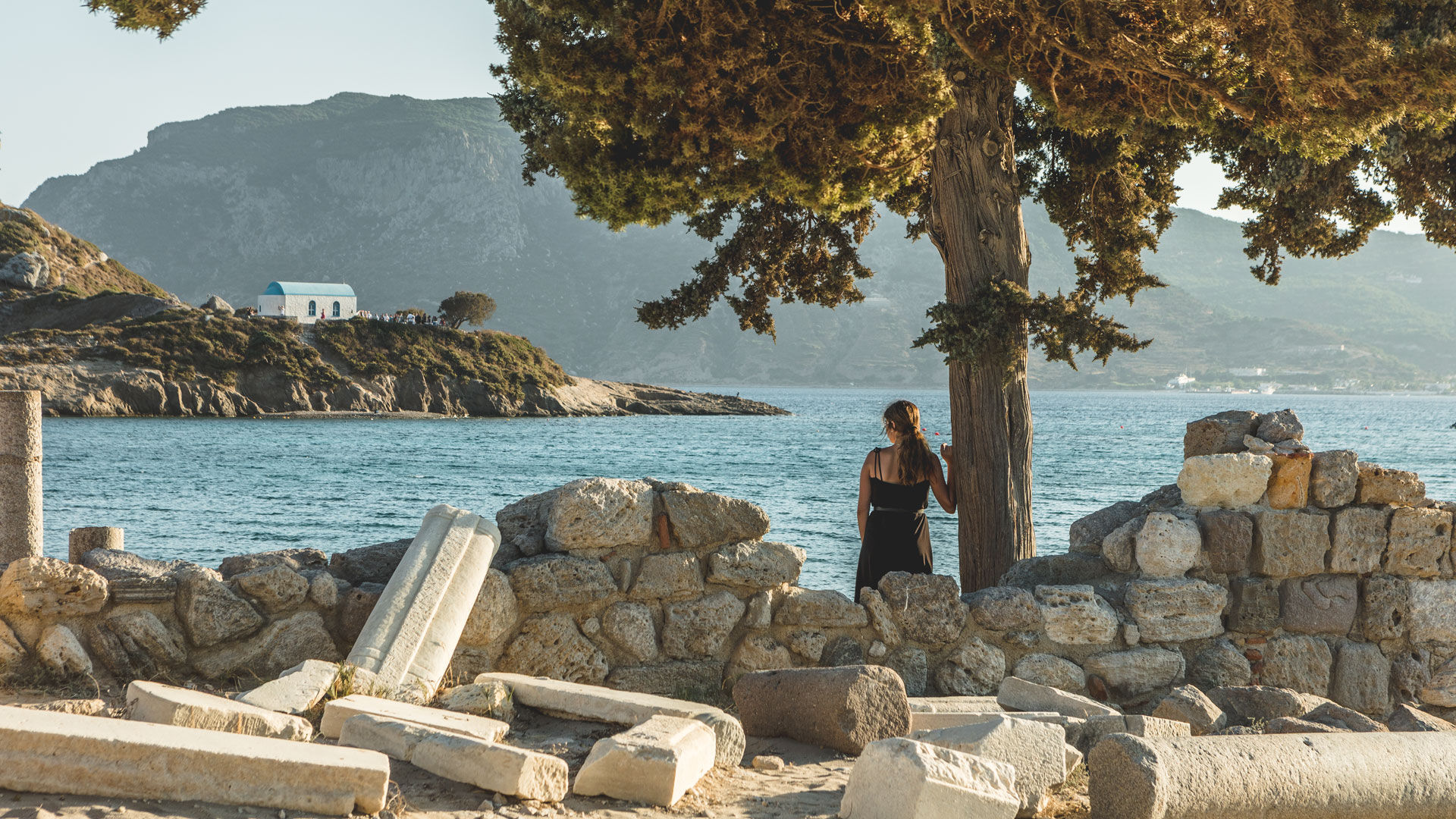 If you’re caught between wanting to spend the day on the beach and experiencing a bit of culture on Kos, then photogenic Agios Stefanos has you covered