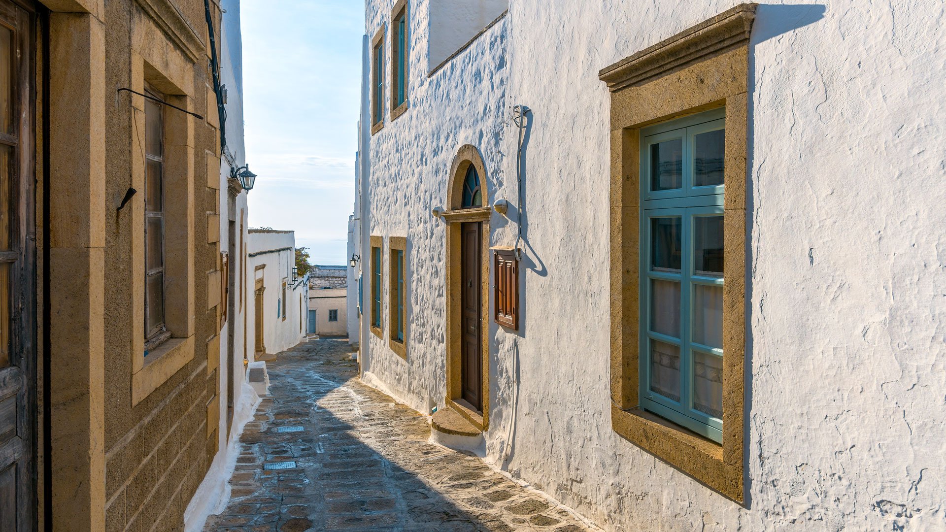 Stroll along the maze of alleyways, through vaulted archways and past dazzlingly white and mostly immaculately maintained houses