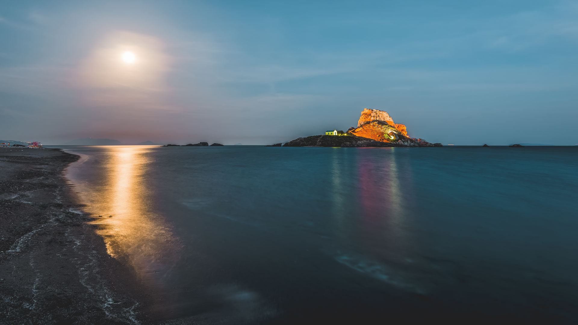 The islet of Kastri, during the night