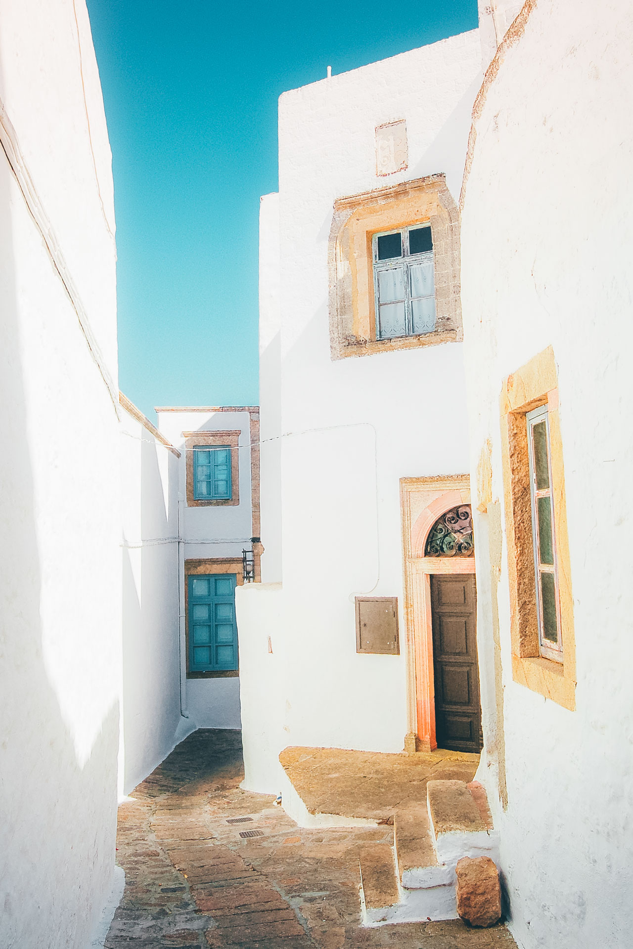 The labyrinthine streets of Hora with its impressive aristocratic homes-Chris Barbalis