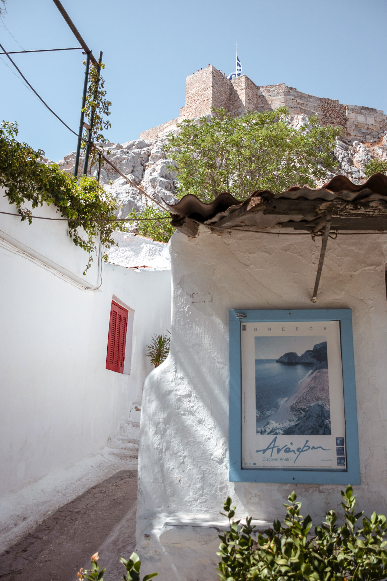 The neighborhood of Anafiotika resembles t he typical architecture of the Cyclades