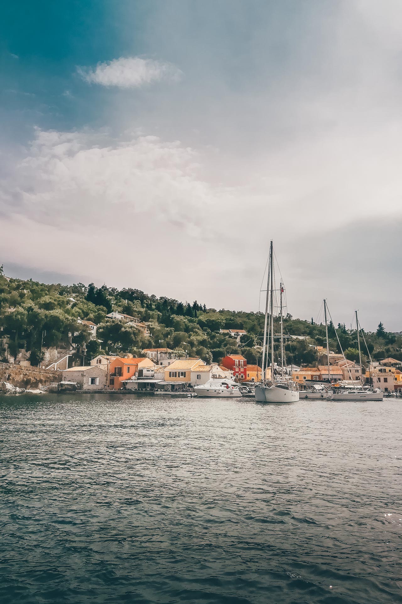 The smallest little coastal town on the island, but no less colourful than the rest, is Loggos