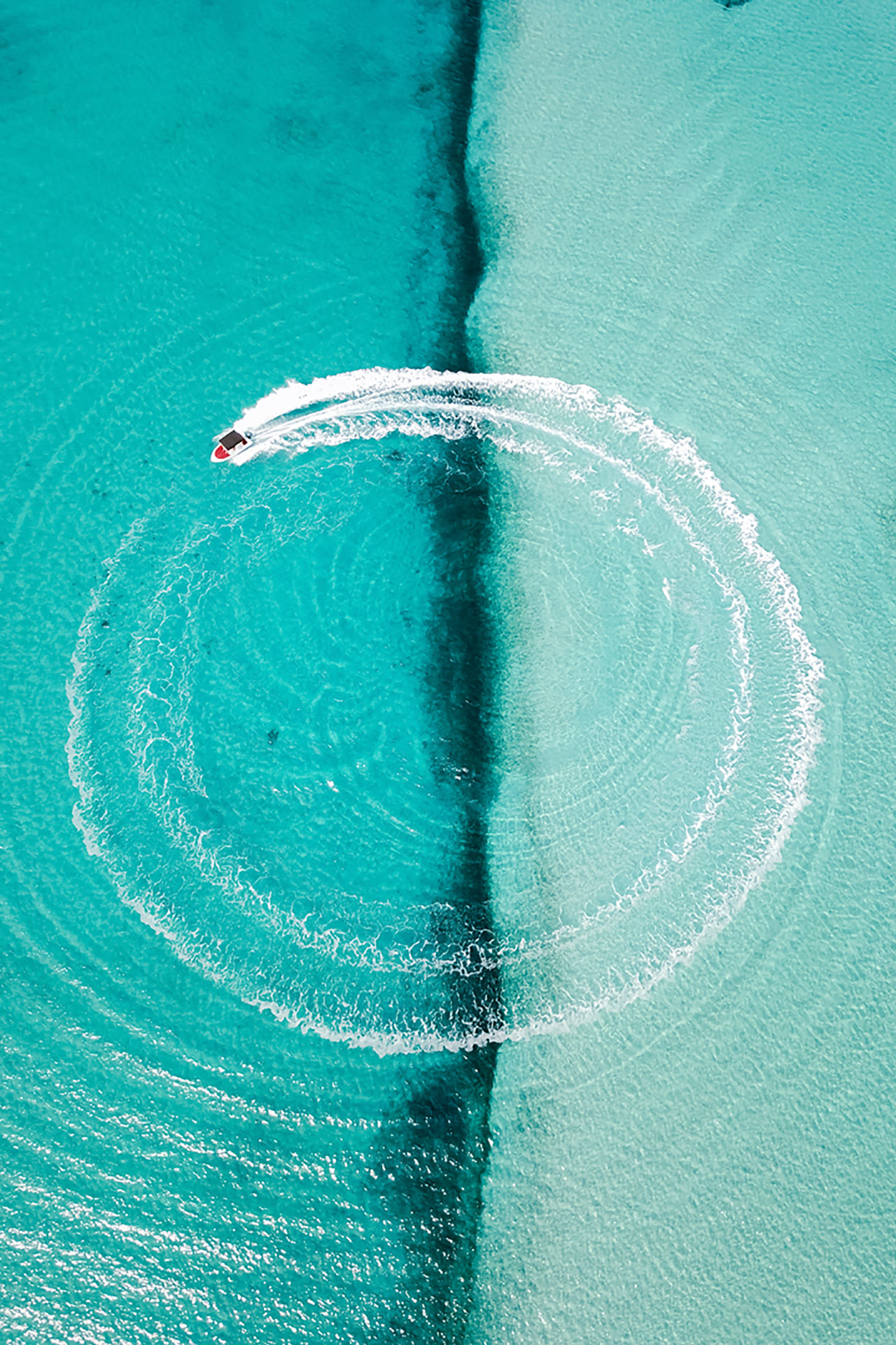 Turquoise water in Diaporos in Halkidiki