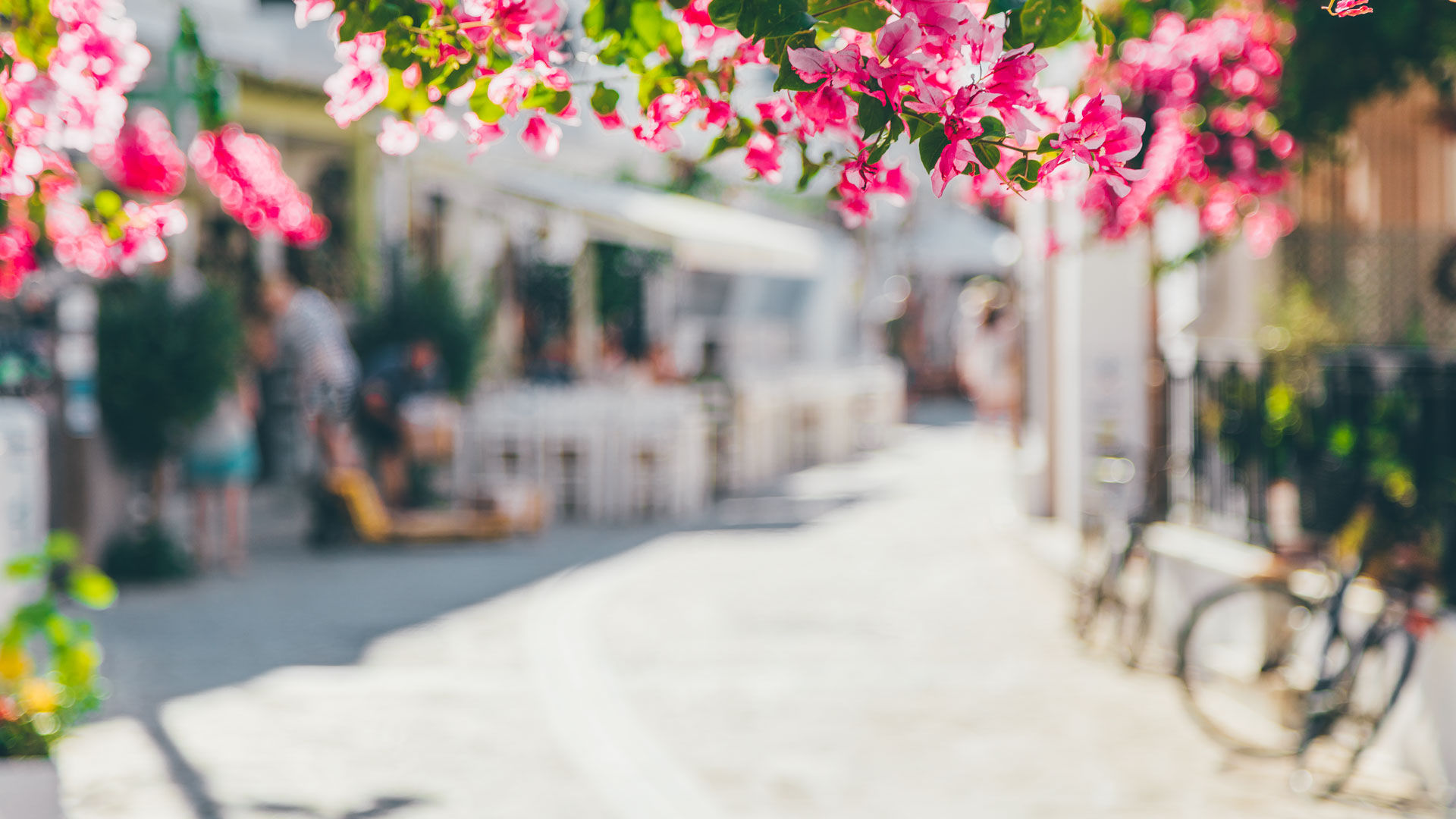 Antiparos – so close to Paros that you can be there in as little as 10mins – offers Cycladic beauty at its tranquil best