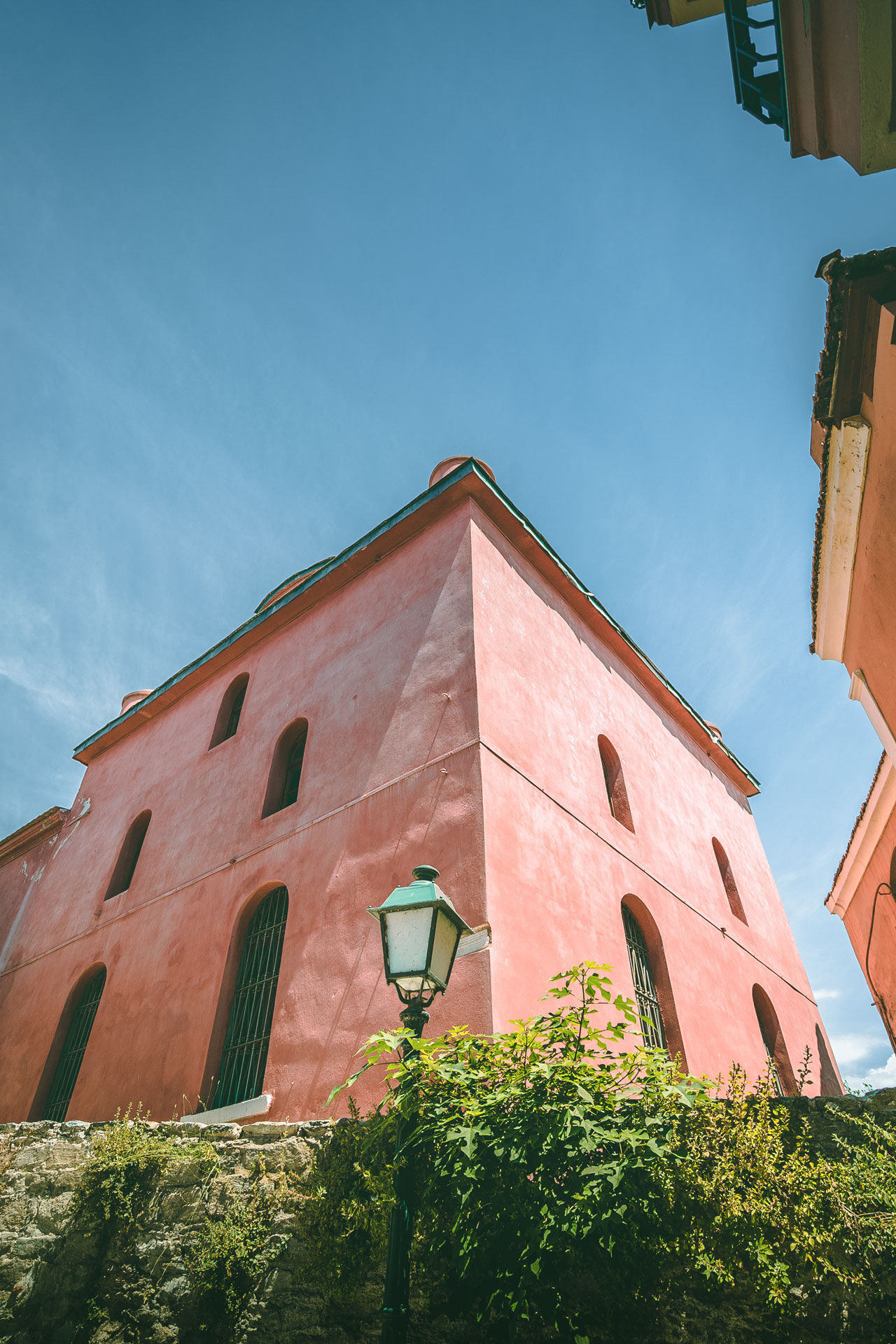 A stroll around the Old Town allows you to witness Kavala’s 2,500 years of history effortlessly