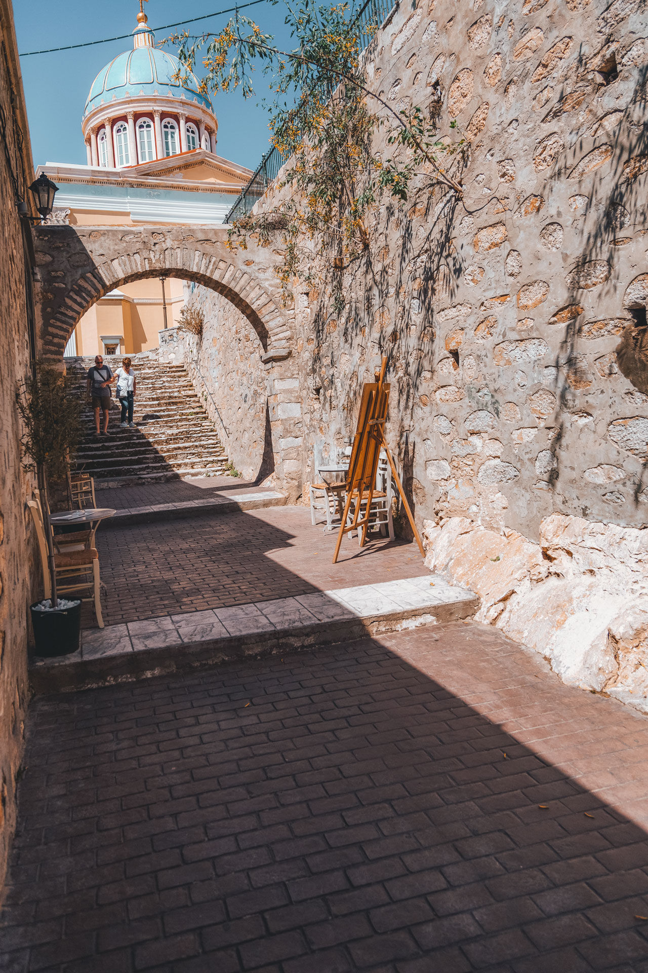 Agios Nikolaos of the Rich, the entrance to Vaporia district