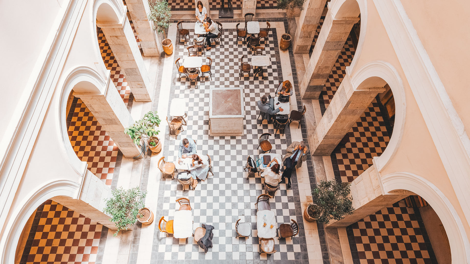 Inside the Town Hall, you’re able to admire the foyer, internal courtyards and some painting and sculptures