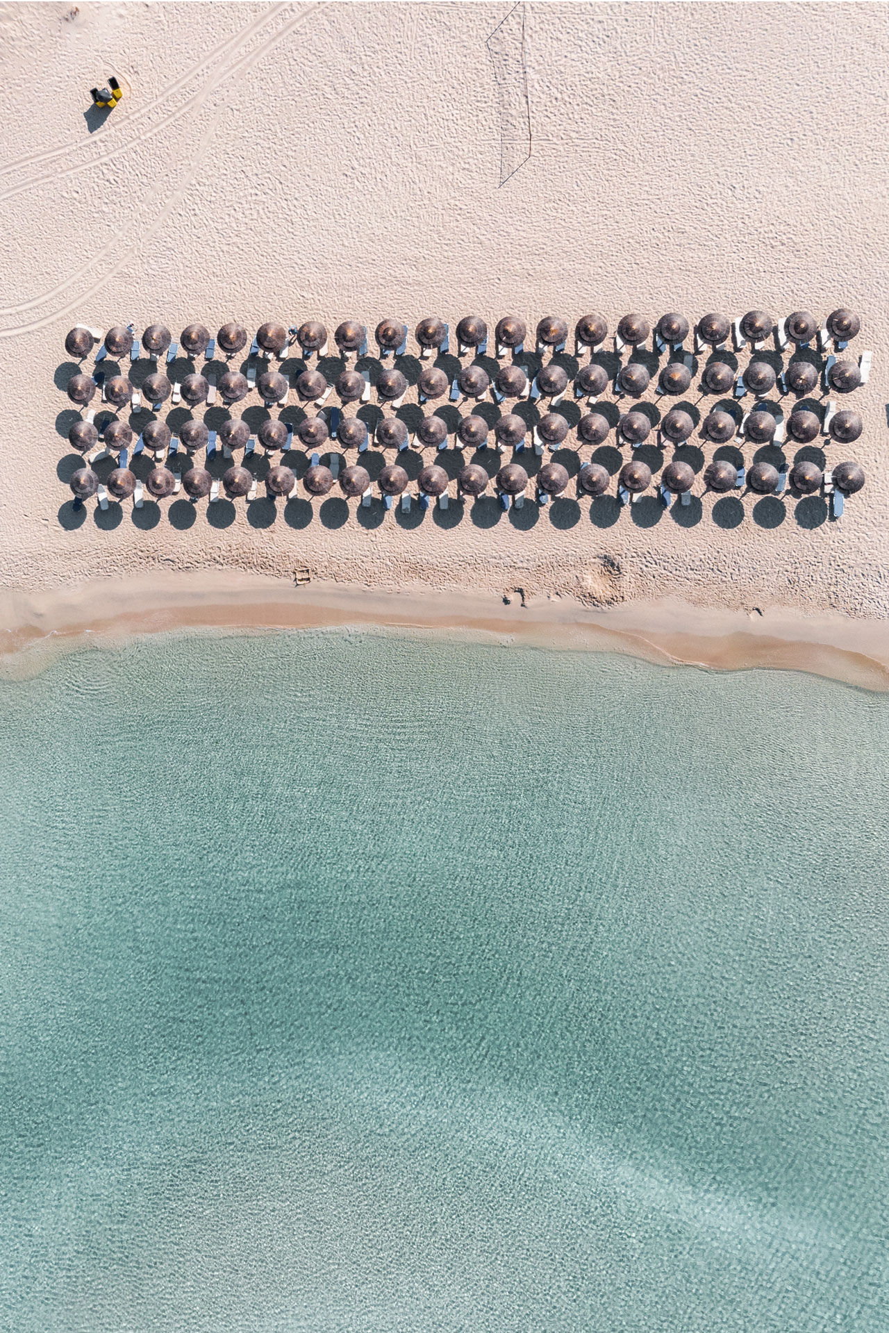 Simos, organized beach from above
