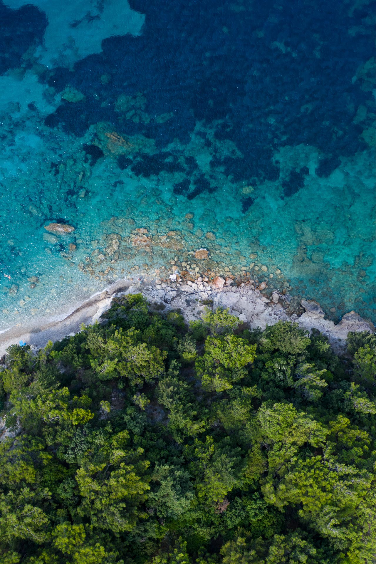 In Samos, you will find remote beaches, ideal for snorkeling.