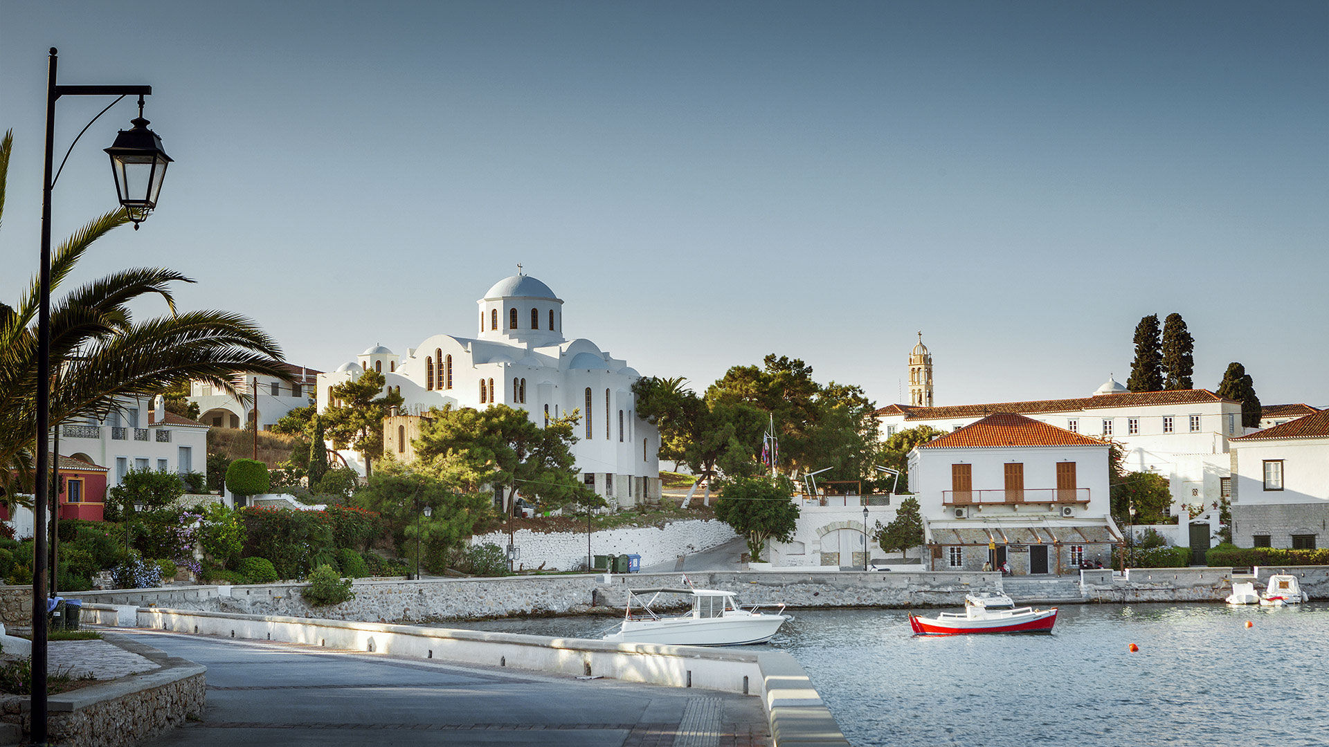 Church in the port of Spetses island