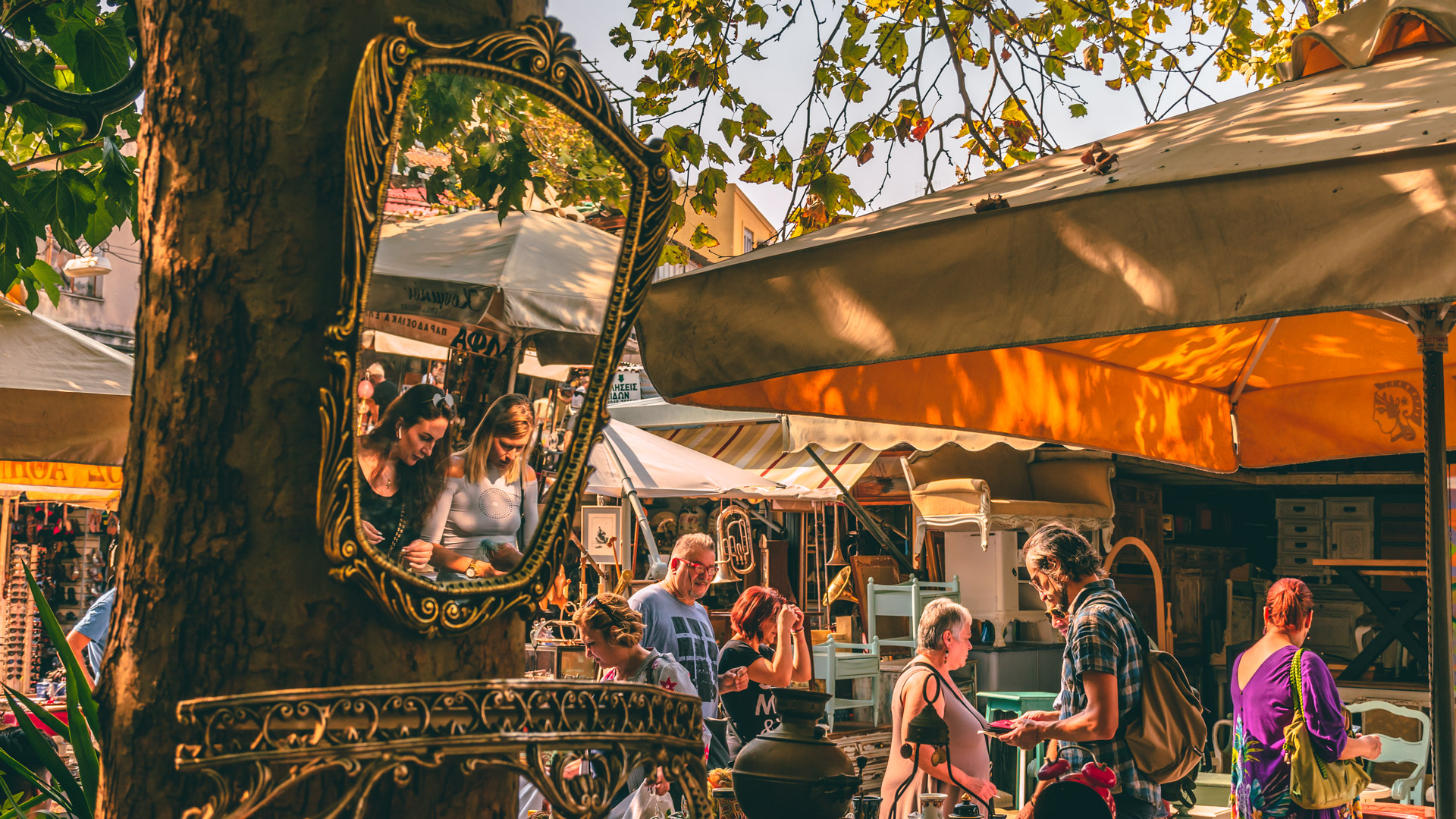 Monastiraki is renowned for its flea market on Ifestou Street. 