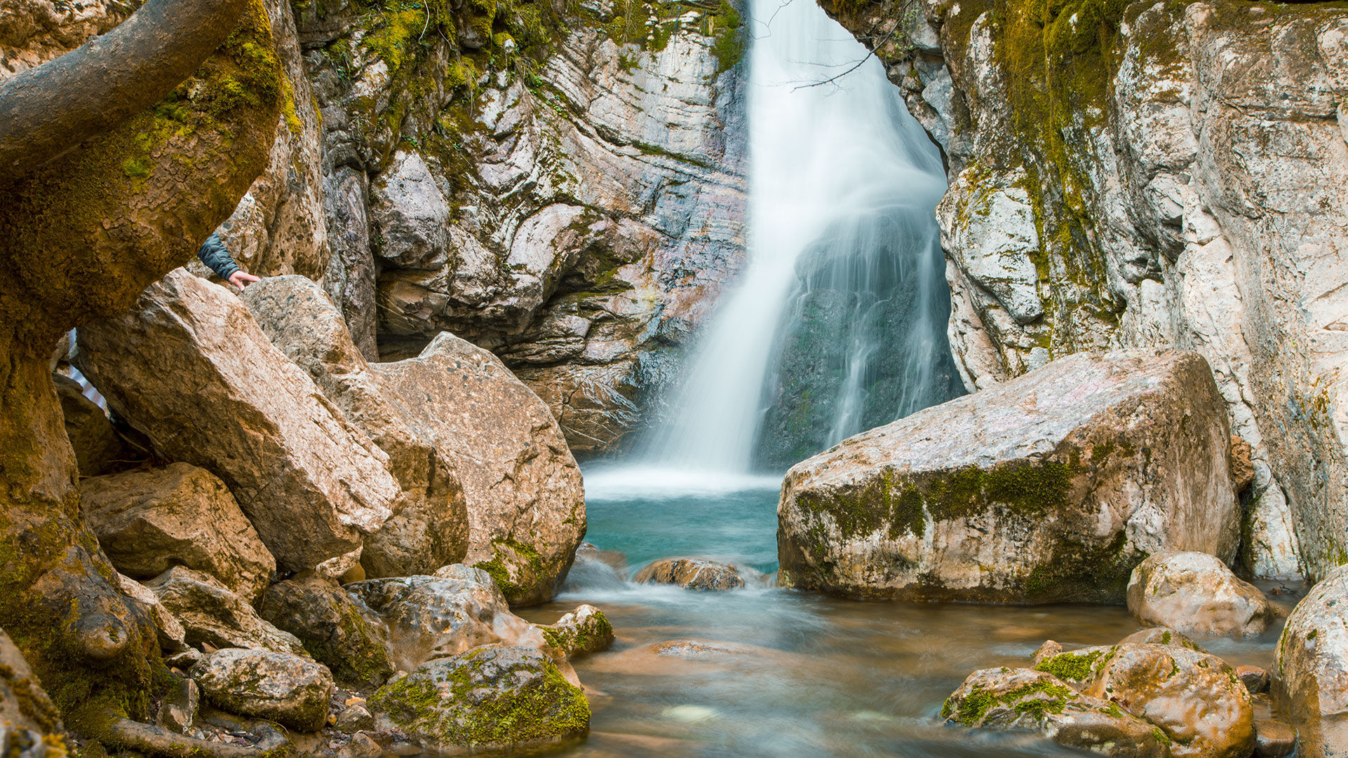 You pass a couple of waterfalls and some plunge pools big enough to take a dip, especially refreshing in summer