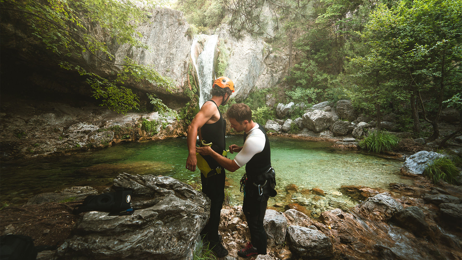 Canyoning is an experience accessible to all levels (from absolute beginner)