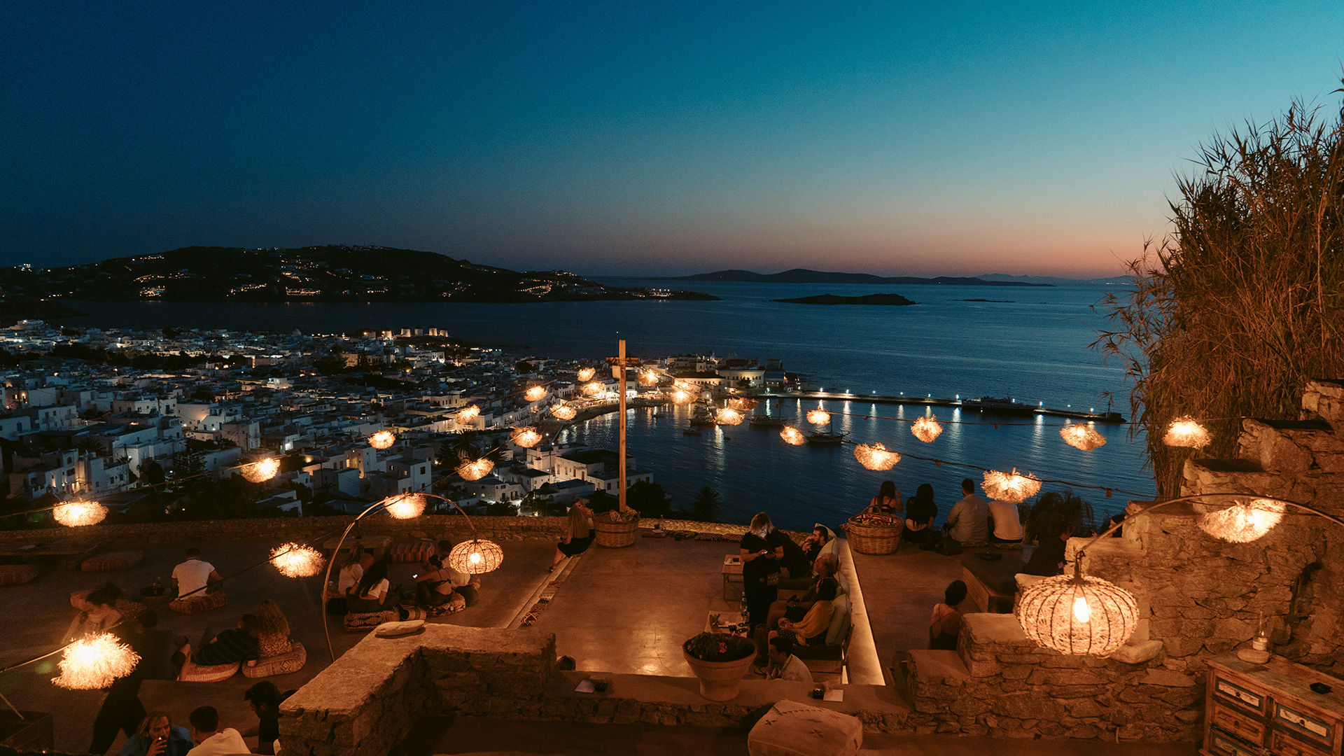 Nights out don’t get any more legendary. Signature cocktails as the sun begins to set.