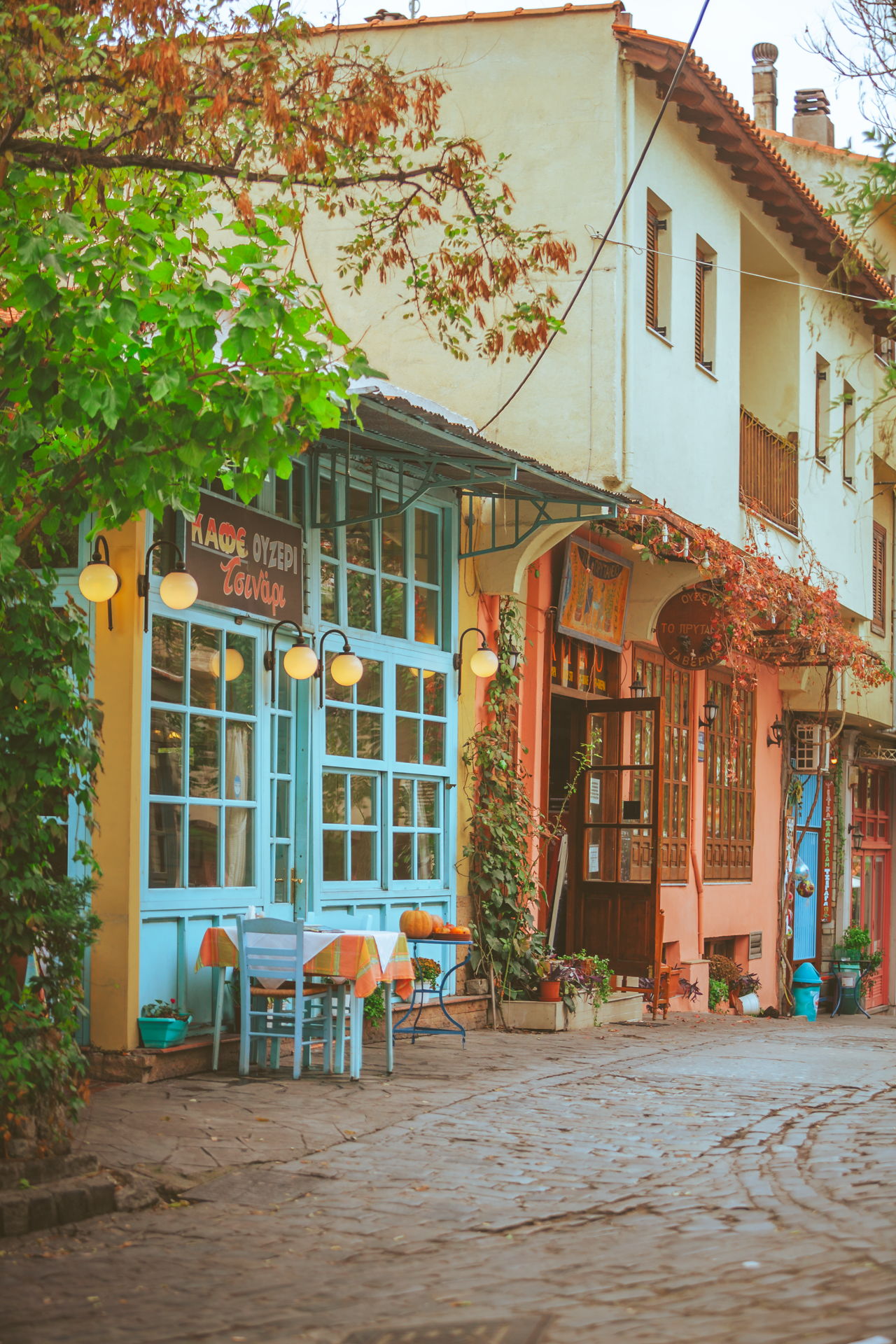 In Upper Town you will find plenty traditional tavernas