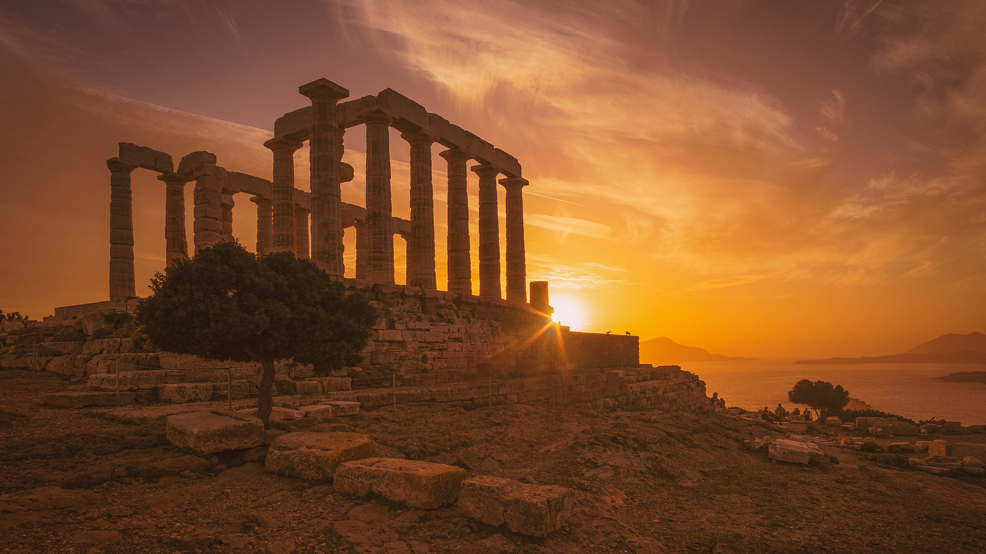 It’s worth timing your visit to coincide with the sunset