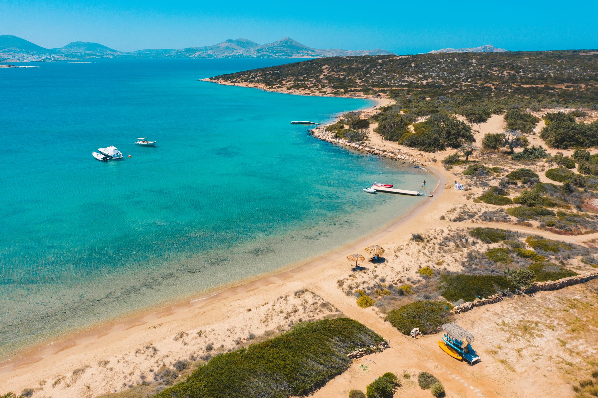 Laggeri a beautiful, quiet beach with fine sand and dunes located near Naoussa