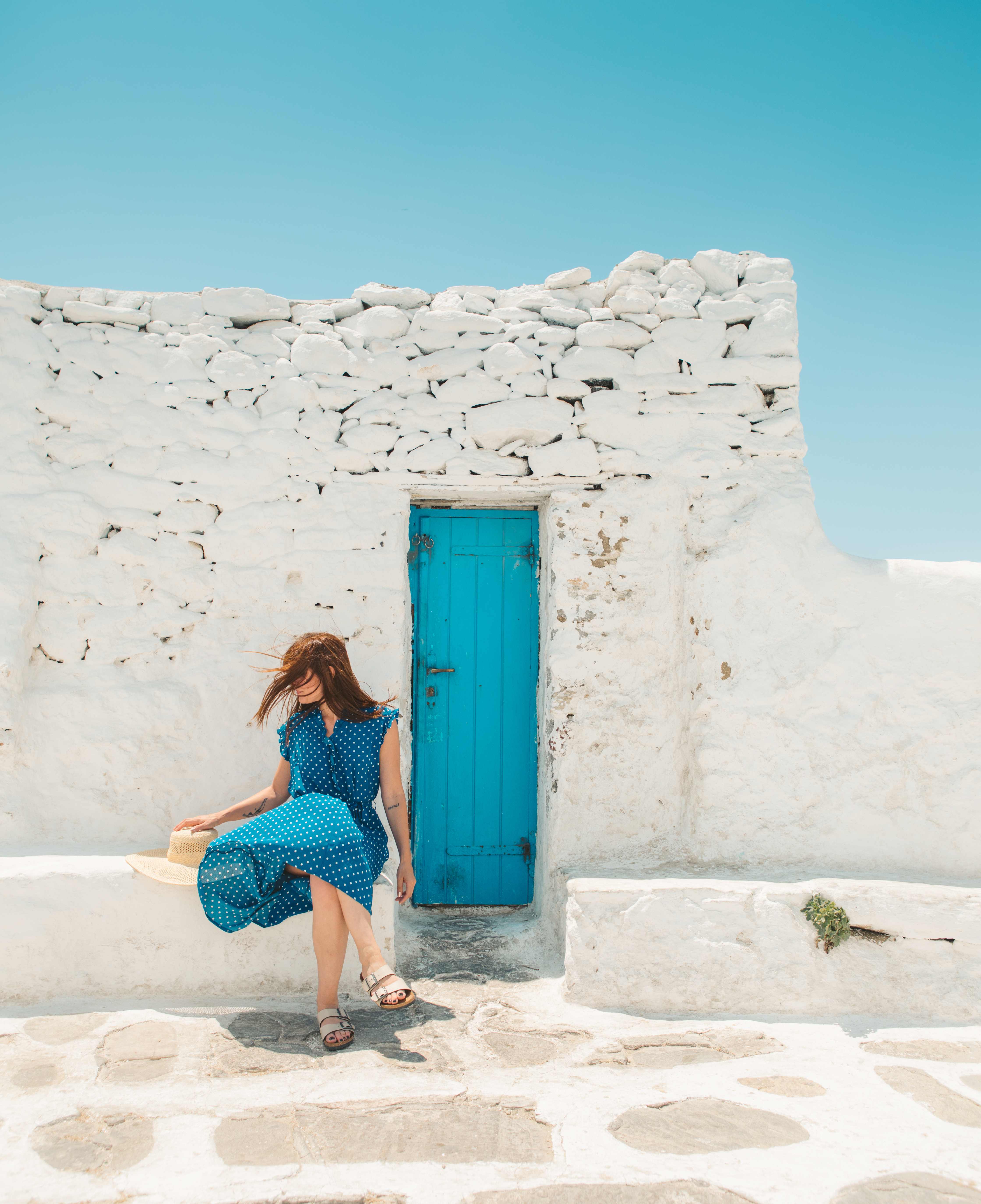 A photo at the little church by Paraportiani is a must