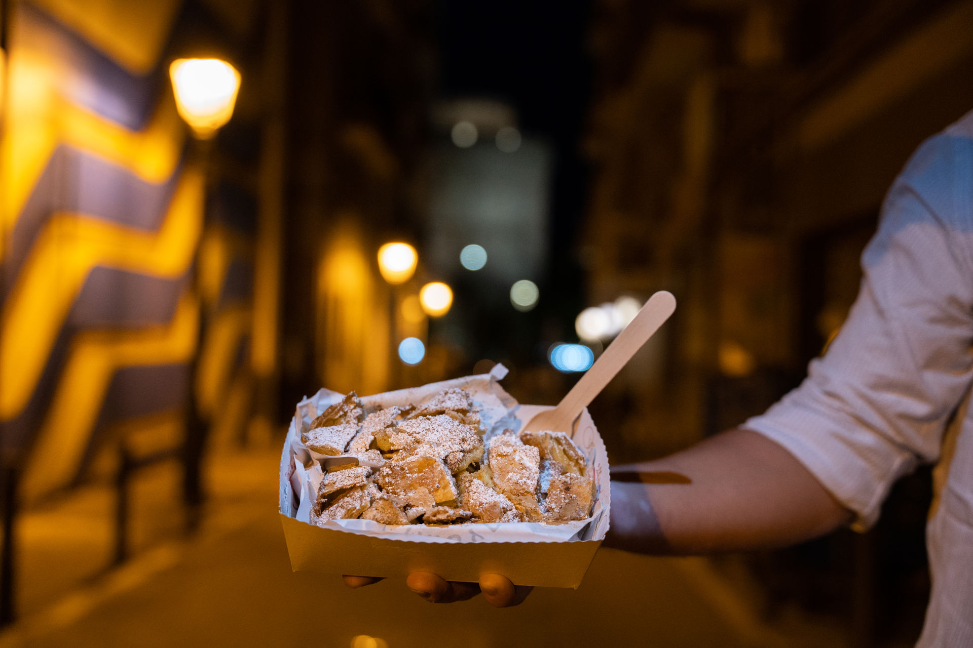 Bougatsa is a delicious filo pastry pie made either sweet with semolina-cream filling and dusted with icing sugar and cinnamon or savoury with fillings such as cheese or mince.)