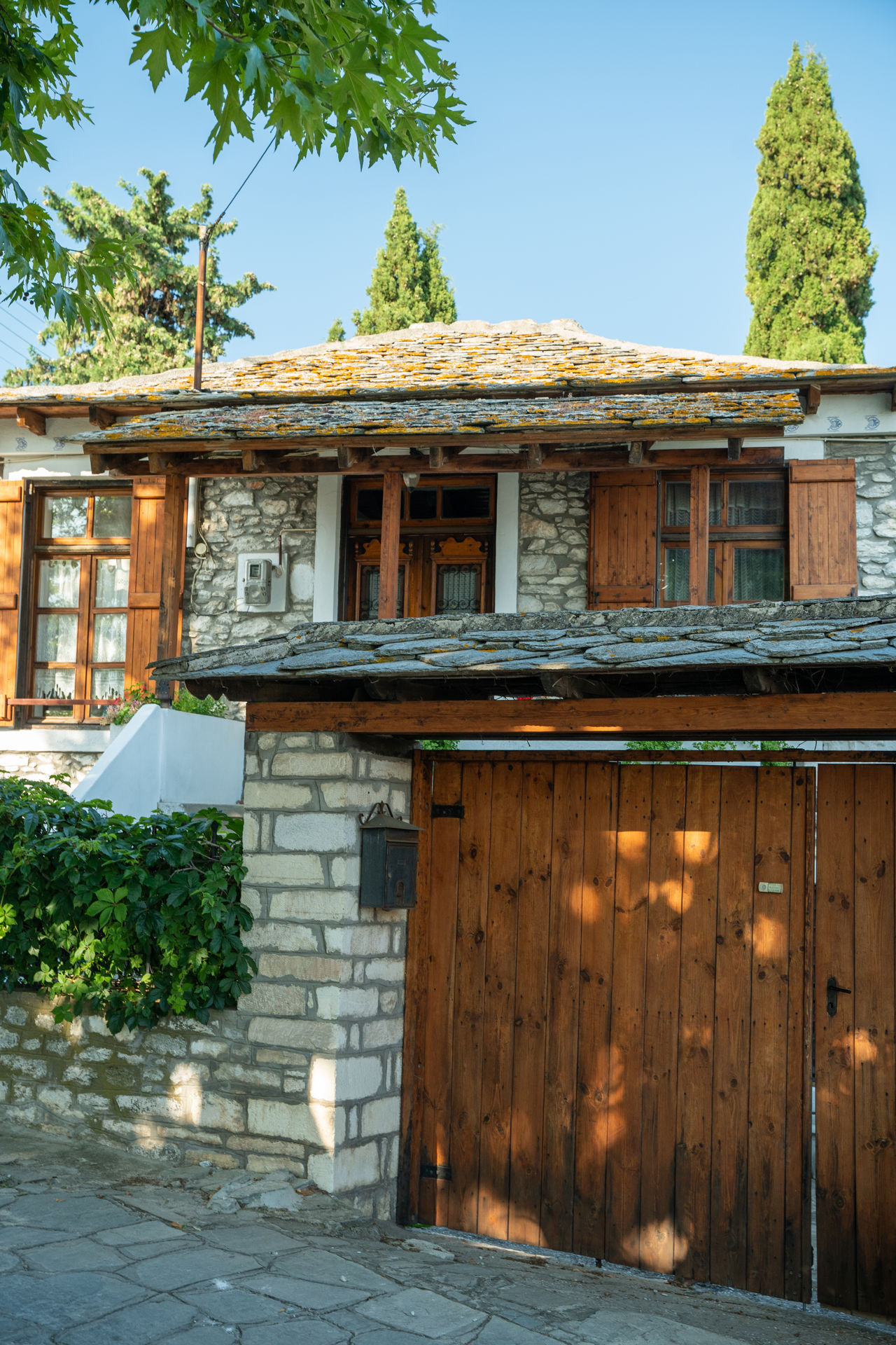 Theologos Village is full of authentic touches such as Macedonian architecture, watermills and little wooden bridges