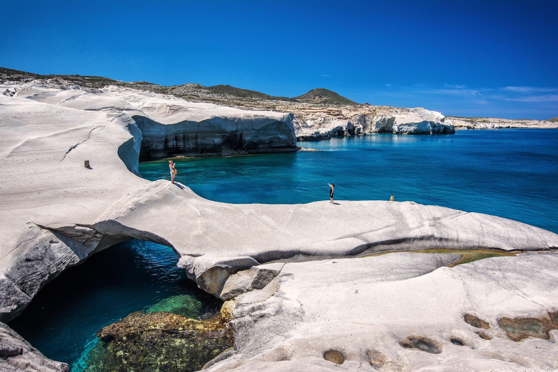 travel tips for milos greece