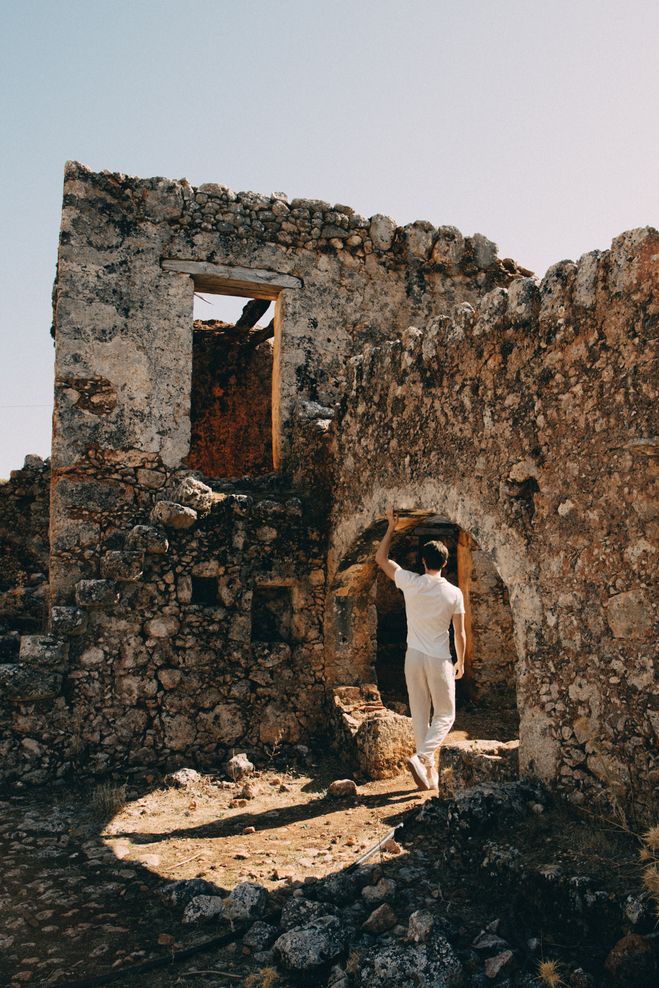 Hike to Koules Castle from Loutro 