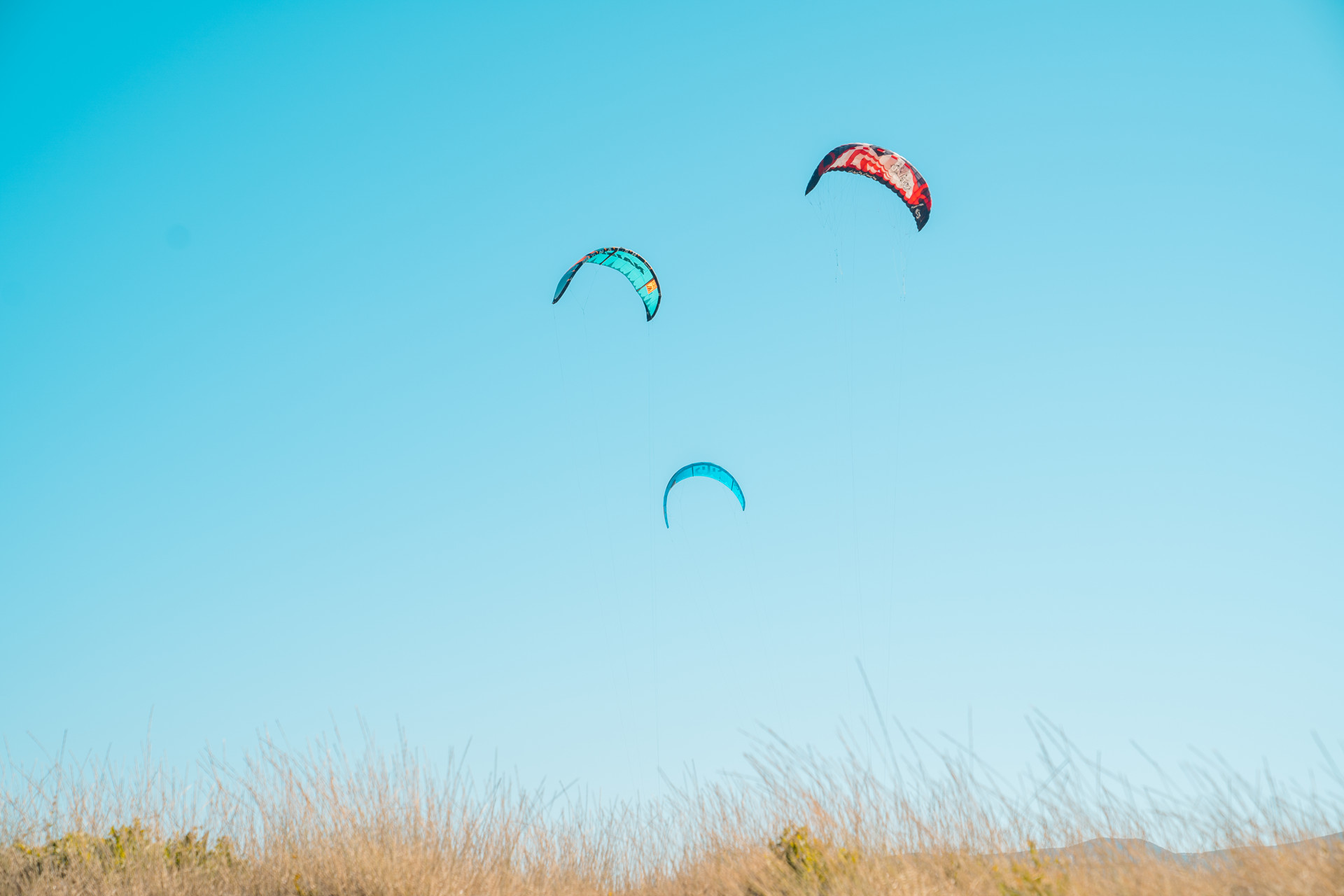 Kitesurfers enjoying Pounda beach in Paros