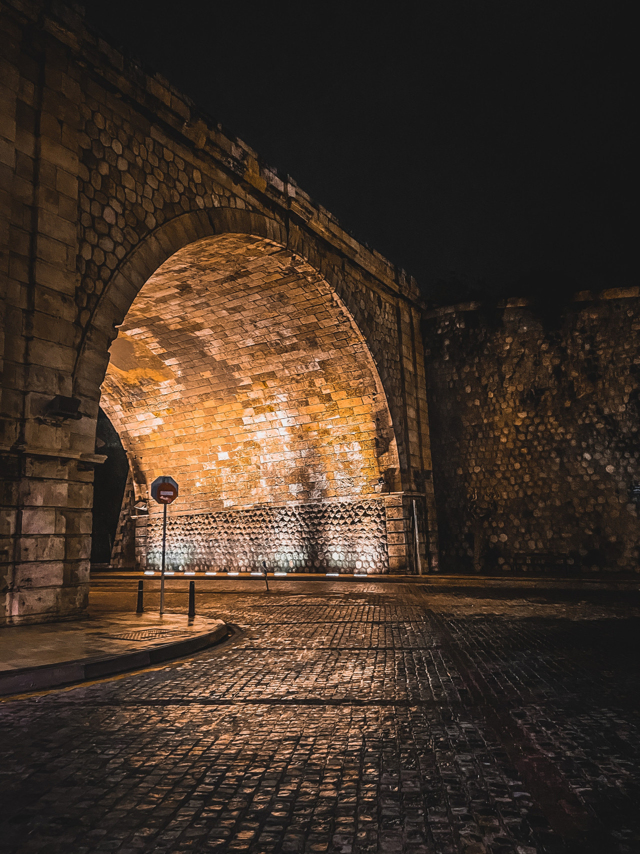 Heraklion Old Town reflects the city's rich history (Arab, Venetian, Ottoman…) 