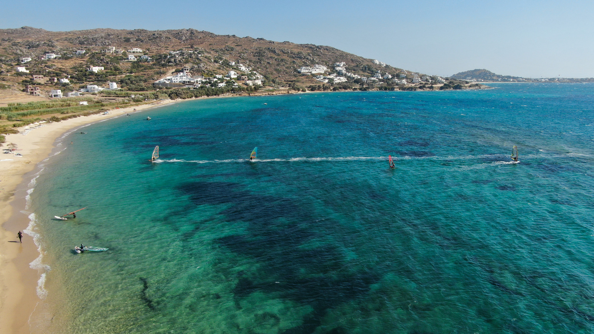 Wind, shallow water & golden sand … the dream combination for windsurfers in Naxos