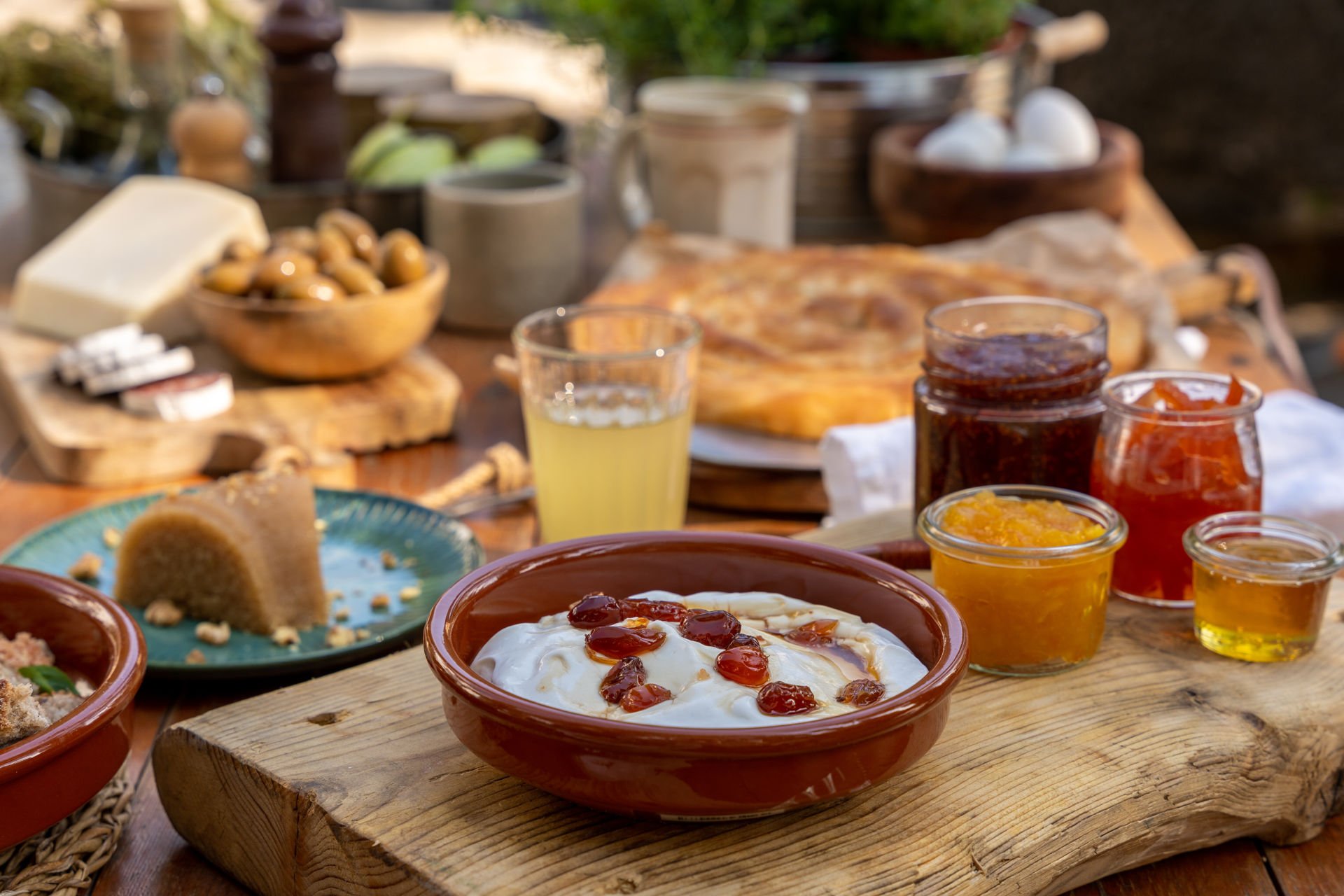 Yaourt Grec: Le meilleur allié du petit-déjeuner méditerranéen