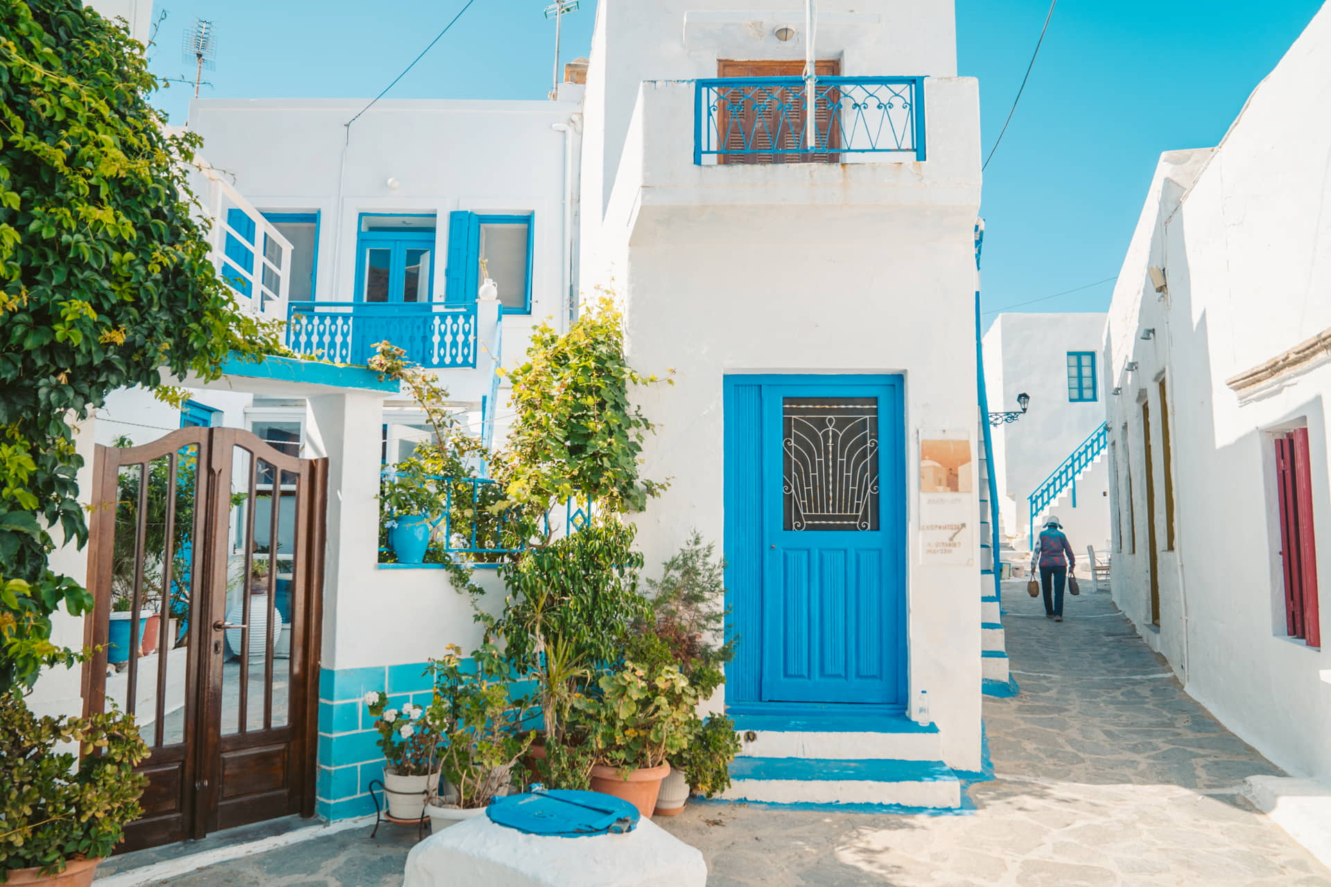milos village hopping plaka 9