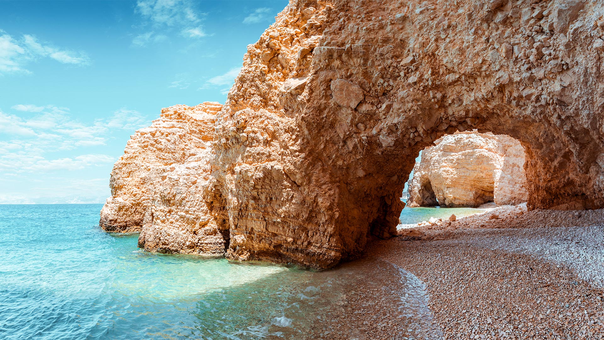 Arch on Kasteli beach, Koufonisia