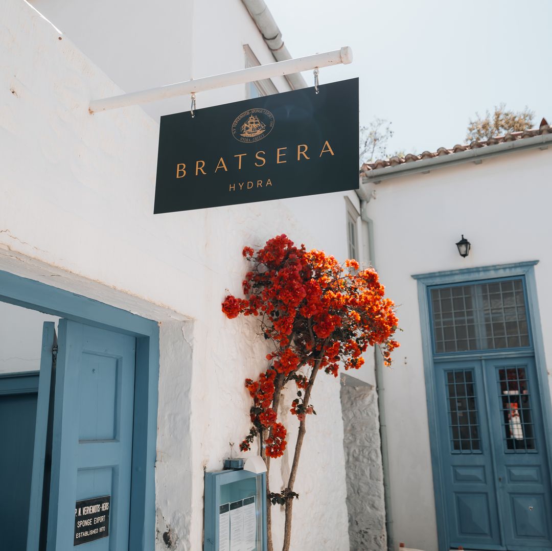 Bratsera Hotel in Hydra island