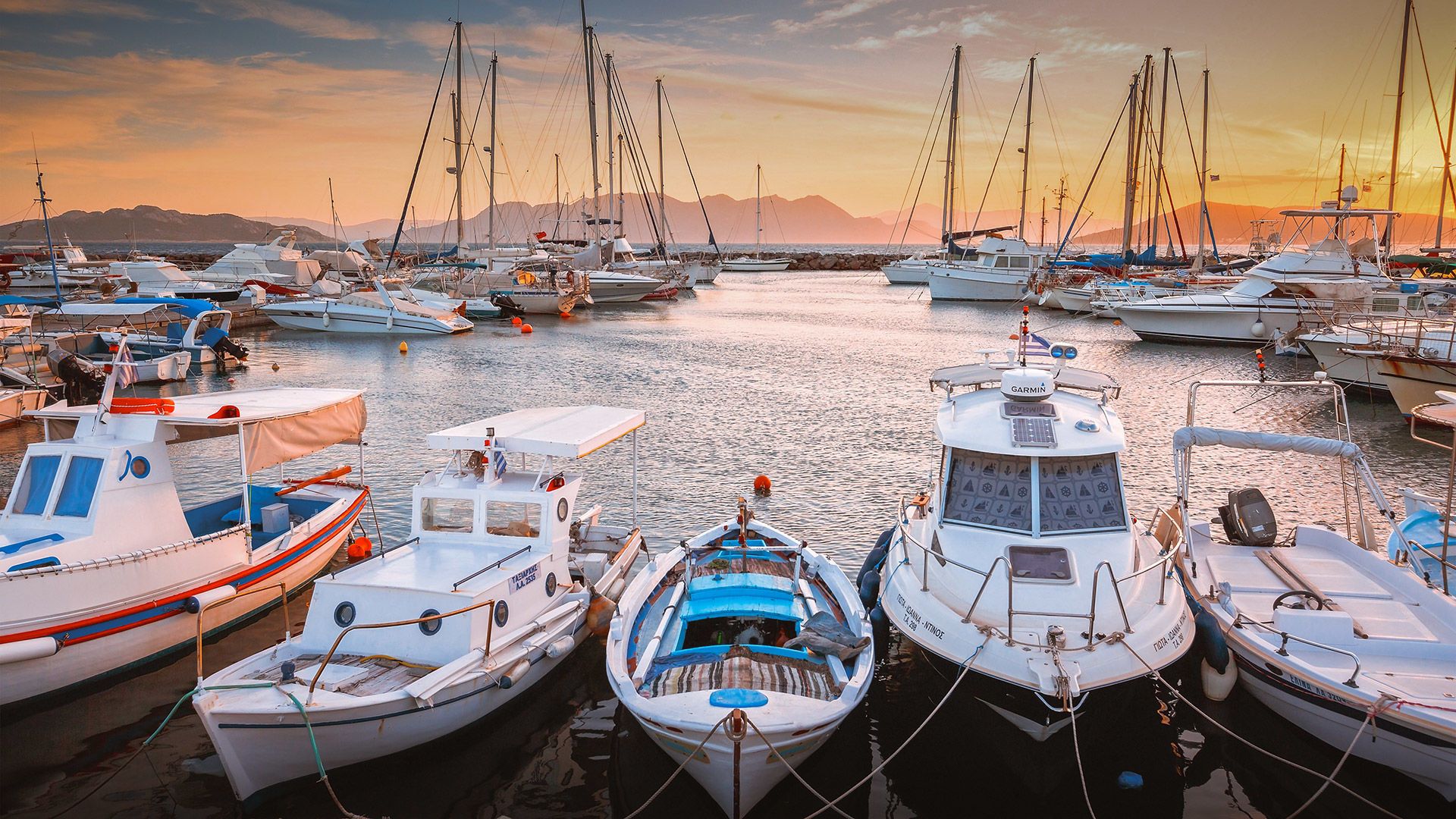 Sailing boats in Aeginas port