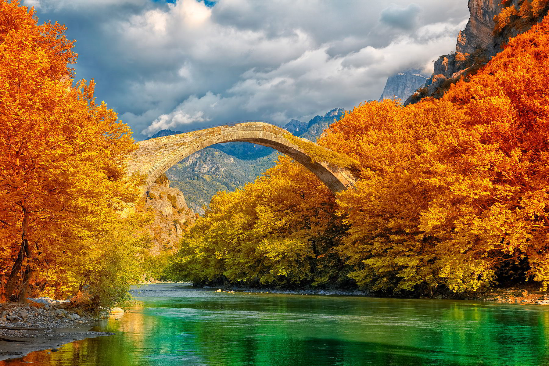 Konitsa bridge and the aoos river