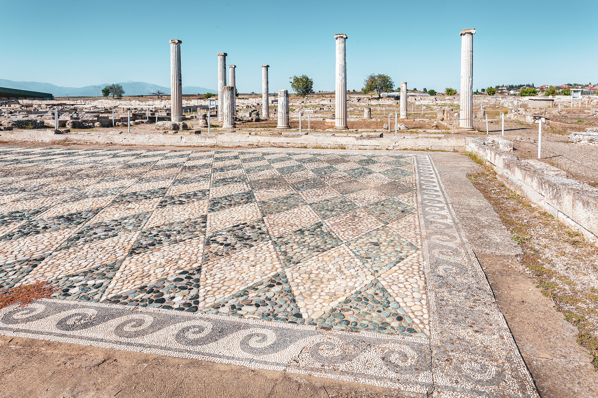 Pella - Buildings with mosaics