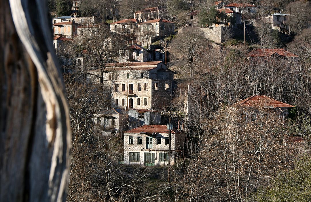 Viviani village, Karpenisi by Manos Lianopoulos