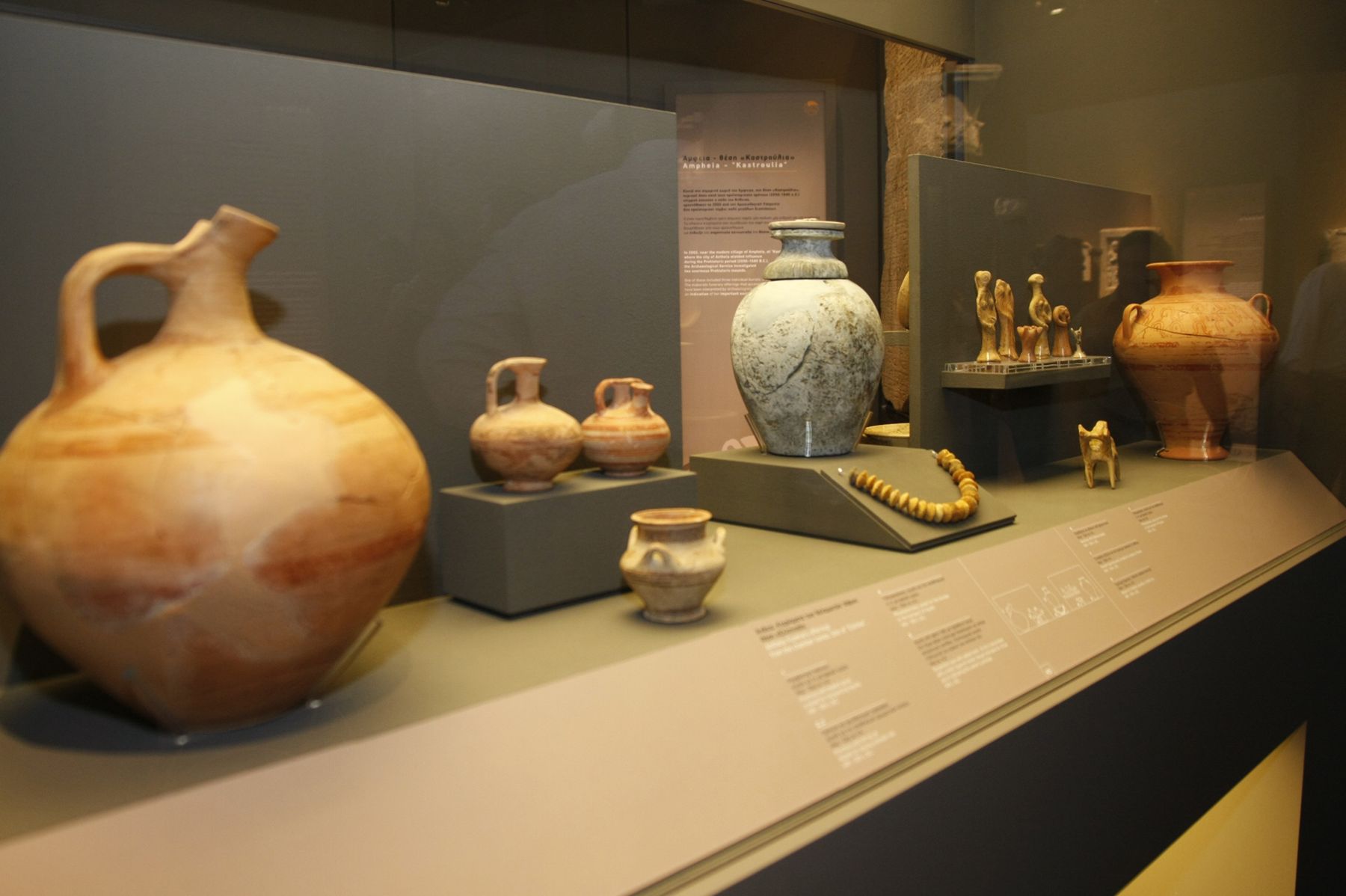 Antike Gefäße in einem Museum in Kalamata