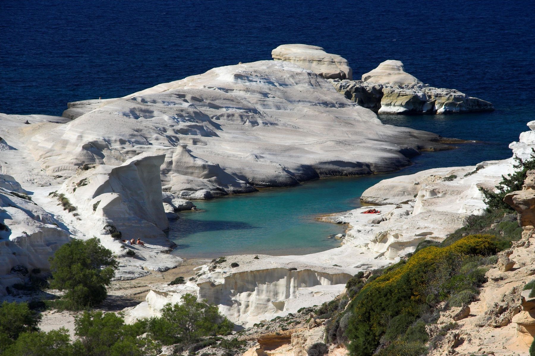 Milos' spectacular pirates’ caves