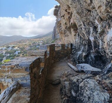 hikingtour-theroundofaegiali-main-image