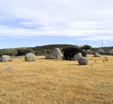 hikingtour-throughtherocks-main-image