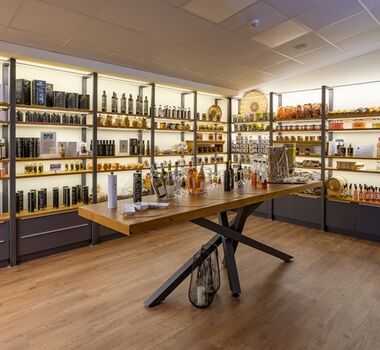 roadsofwineoil-traditioncrete-main-image