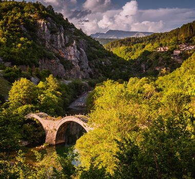 bridges-villages-hike-logo
