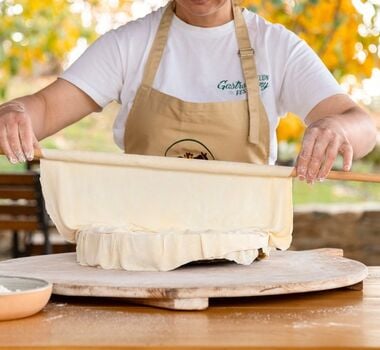 cooking-lesson-in-portaria-lets-make-a-greek-pie-logo