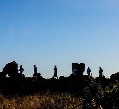 hiking-around-navarino-bay-logo