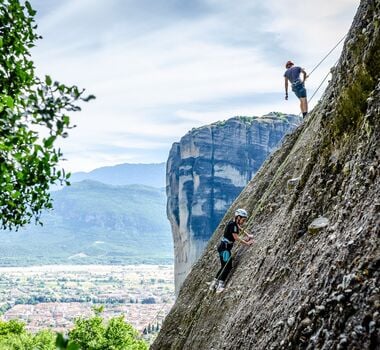 meteora-rock-climbing-for-beginners-or-intermediate-rock-climbers-logo